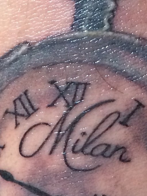 Jimmy: Frisches Tattoo fehlerhaft